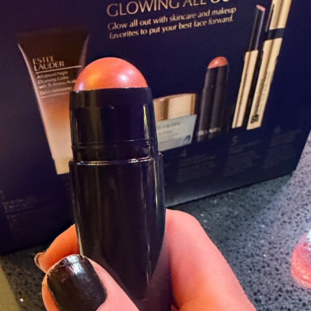 Estee Lauder Blush Stick- brand new! - Picture 2 of 4